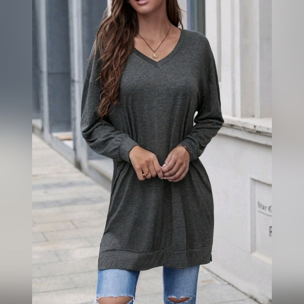 V-neck Long Sleeve T-shirt